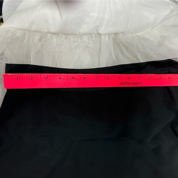 Skirt - Picture 3 of 10